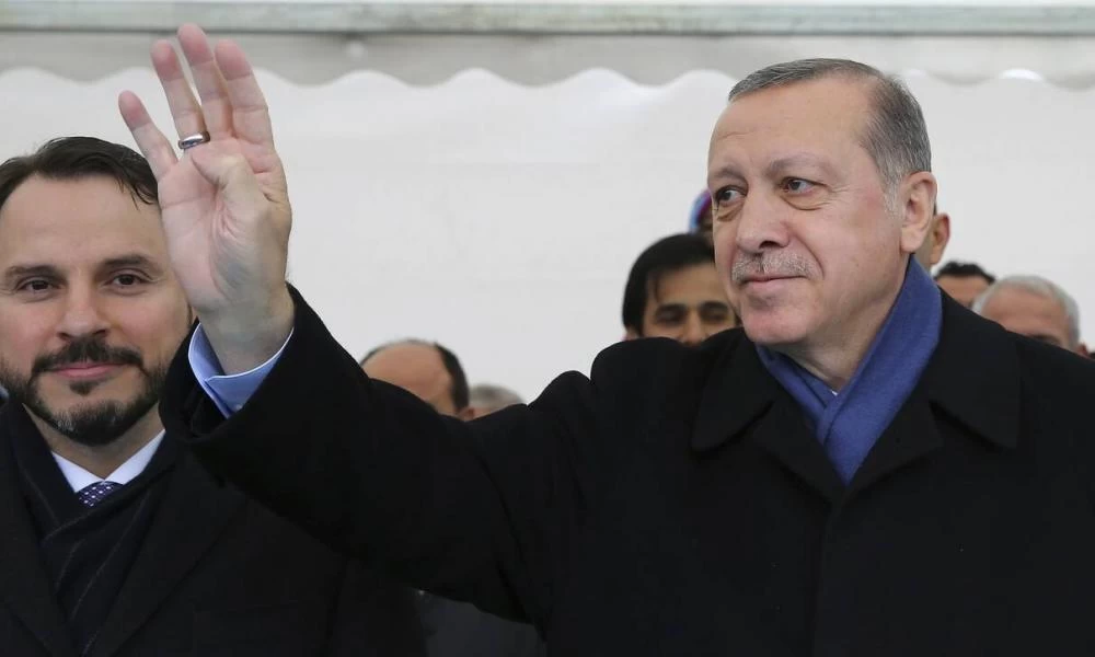 Χάος στην Τουρκία: O Ερντογάν έκανε δεκτή την παραίτηση του υπουργού Οικονομικών Αλμπαϊράκ